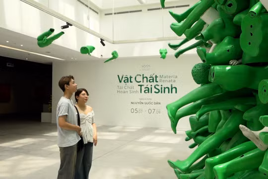 Vật liệu tái chế 'hồi sinh' trong không gian nghệ thuật đương đại