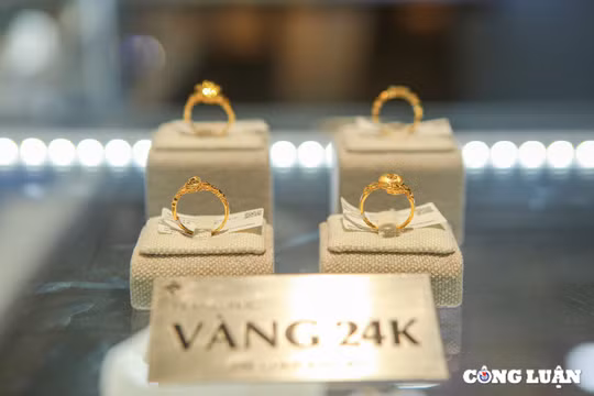 Giá vàng 8h30 sáng nay 4/2/2026: Tăng tiếp hơn 5 triệu đồng/lượng