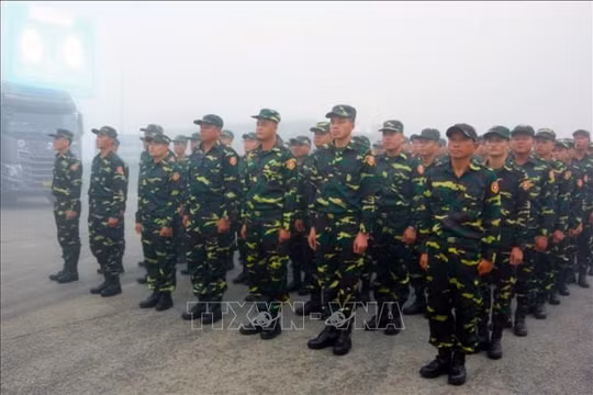 Đón đoàn Quân đội Lào sang tham gia diễu binh, diễu hành dịp Quốc khánh 2/9