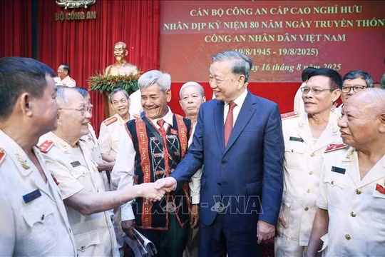 Tổng Bí thư Tô Lâm: Lực lượng Công an nhân dân phải luôn giữ vững thế trận an ninh nhân dân vững chắc