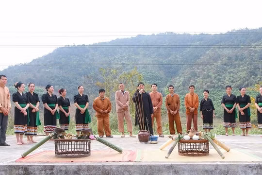 Độc đáo lễ đón tiếng sấm đầu năm của người Ơ Đu ở Nghệ An