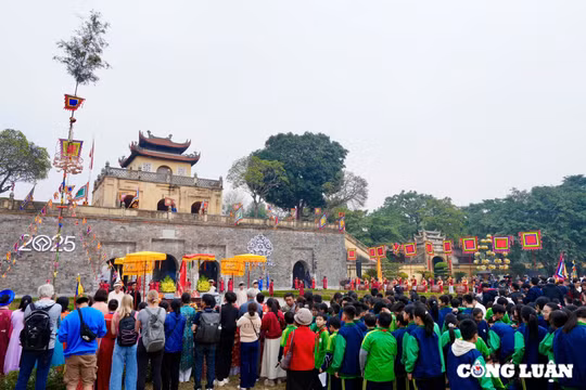 Độc đáo nghi lễ 'Tống cựu nghinh tân' tại Hoàng thành Thăng Long