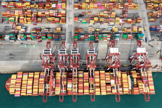 Thặng dư thương mại Trung Quốc vượt 1.000 tỷ USD, khẳng định vị thế xuất khẩu