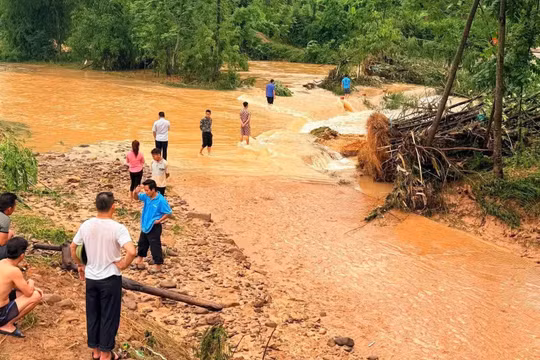 Lạng Sơn: Mưa lớn kéo dài, nhiều khu vực bị cô lập, hàng trăm người được sơ tán