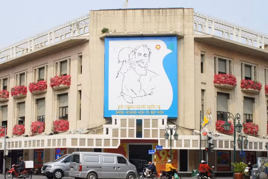Họa sĩ Từ Thành và bức tranh biểu tượng của khát vọng hòa bình