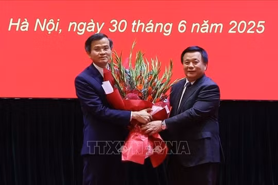 Ông Đoàn Minh Huấn giữ chức Phó Giám đốc Thường trực Học viện Chính trị quốc gia Hồ Chí Minh