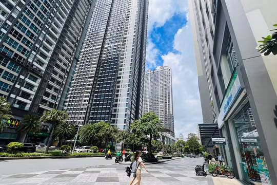 Hà Nội bùng nổ căn hộ hạng sang, TP HCM thoát ách tắc pháp lý, giá căn hộ có nơi tăng sốc 141%