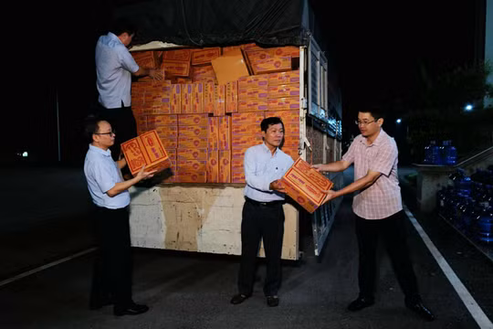 Hàng nghìn phần quà cứu trợ khẩn cấp tiếp tế cho người dân vùng lũ Lạng Sơn