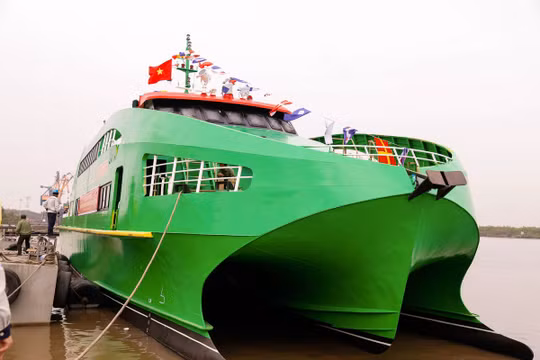 Tàu cao tốc bị cưỡng chế, lộ bức tranh tài chính 'phập phù' của hệ sinh thái Mai Linh