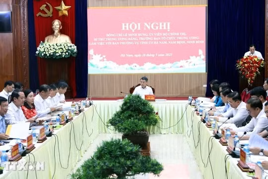 Trung ương yêu cầu hoàn thành tiêu chuẩn công chức cấp xã, quy định phân cấp, phân quyền trước ngày 15/6