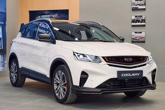 Geely ưu đãi ‘khủng’ vừa giảm giá vừa tặng thêm xe mới