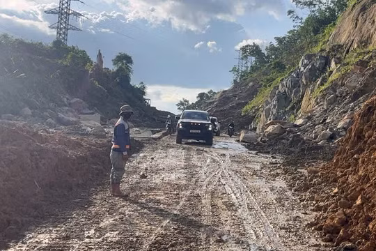 Bộ Xây dựng yêu cầu khôi phục nhanh giao thông tại Trung Bộ