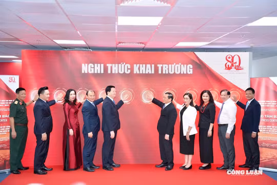 Khai trương trung tâm báo chí, sẵn sàng đưa tin về triển lãm 80 năm đất nước