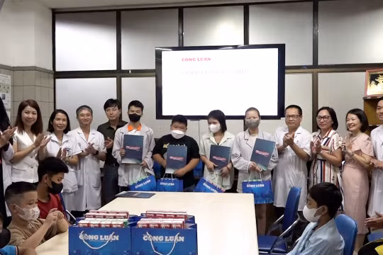 'Ước Mơ Xanh' tiếp thêm động lực cho bệnh nhi ung thư tại Bệnh viện Bạch Mai