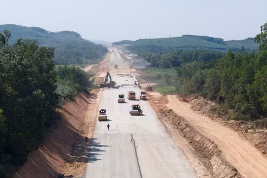 Bàn giao toàn bộ mặt bằng dự án cao tốc Quảng Ngãi - Hoài Nhơn trong tháng 10/2025