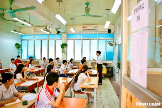 Hà Nội: Gần 500 thí sinh vắng mặt làm thủ tục dự thi vào lớp 10