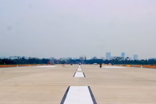 Đưa vào khai thác trở lại cảng hàng không Vinh