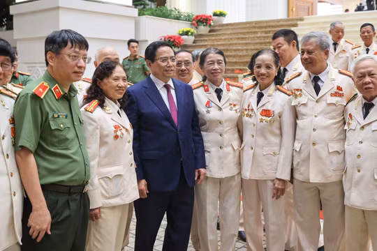 Thủ tướng Phạm Minh Chính gặp mặt, tri ân Ban Liên lạc Công an chi viện chiến trường miền Nam