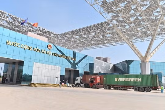 Quý 1/2025, Hải quan cửa khẩu quốc tế Móng Cái thu ngân sách nhà nước trên 451 tỷ đồng