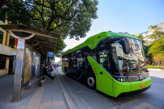 Đẩy nhanh việc chuyển đổi xe buýt sử dụng năng lượng xanh trên địa bàn Thủ đô