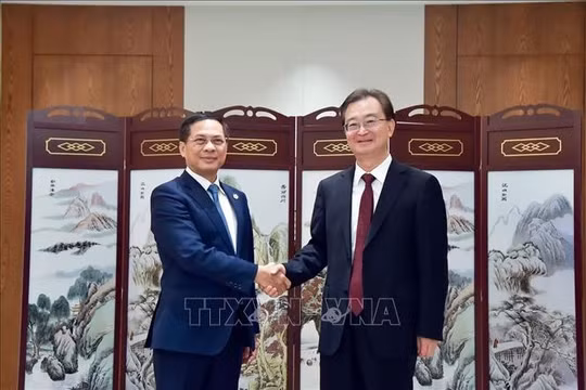 Hoạt động của Phó Thủ tướng, Bộ trưởng Ngoại giao Bùi Thanh Sơn tại Vân Nam, Trung Quốc