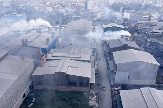 Lập đoàn kiểm tra liên ngành các cụm công nghiệp, làng nghề, cơ sở gây ô nhiễm cao tại Hà Nội, TPHCM