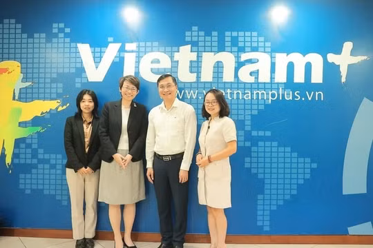 Báo VietnamPlus tiếp tục đẩy mạnh hợp tác thông tin với Đại sứ quán Nhật Bản