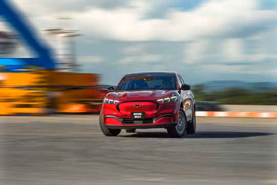 Triệu hồi xe điện Ford Mustang Mach-E tại Việt Nam