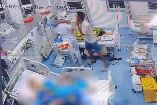 Điều dưỡng bị người nhà bệnh nhân hành hung ngay trong ca trực