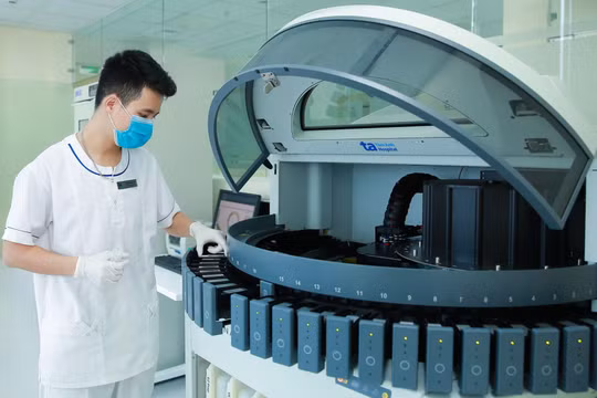 Những bệnh nhân đầu tiên tại Việt Nam thử nghiệm thuốc tiềm năng chữa ung thư của Mỹ có tín hiệu tốt