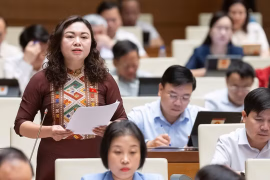 Vấn đề dạy thêm làm 'nóng' nghị trường