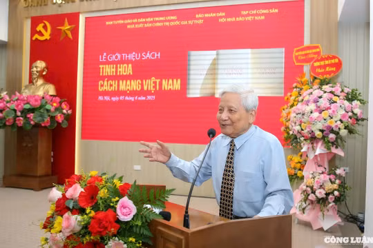 Ra mắt cuốn sách 'Tinh hoa cách mạng Việt Nam' của nhà báo lão thành Hà Đăng