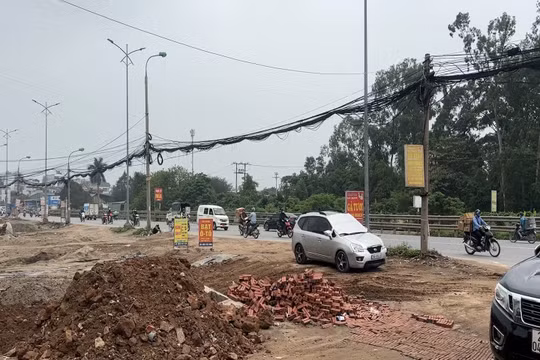 Quốc lộ 1A đoạn Văn Điển - Ngọc Hồi thi công dở dang ảnh hưởng đến đời sống người dân