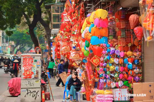 Phố Hàng Mã ‘thay áo mới’, gọn gàng hơn chào đón năm mới 2026