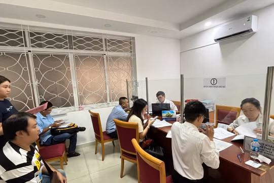 Hỗ trợ cán bộ TPHCM nghỉ việc được vay 300 triệu đồng để tìm việc mới