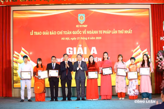 Vinh danh các tác giả đoạt Giải Báo chí toàn quốc về ngành Tư pháp lần thứ Nhất