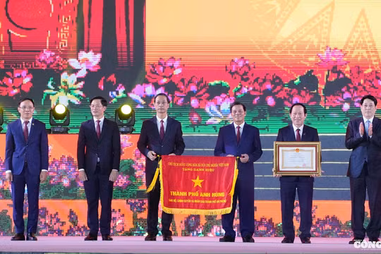 HẢI PHÒNG ĐIỂM ĐẾN CHIẾN LƯỢC TRONG KỶ NGUYÊN MỚI Bài 5: Viết tiếp "bản hùng ca" về thành phố Cảng Anh hùng