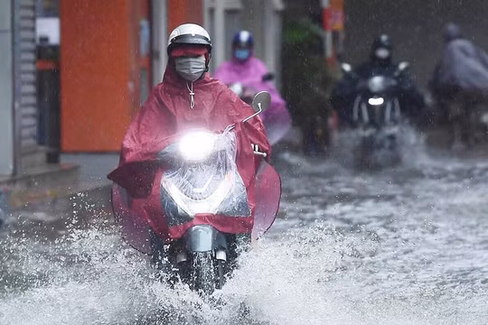 Dự báo thời tiết ngày 25/7: Bắc Bộ, Trung Bộ giảm dần mưa lớn