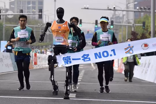 ‏Robot có thể tự 'ăn' và hoạt động vĩnh cửu: Viễn cảnh không còn xa?