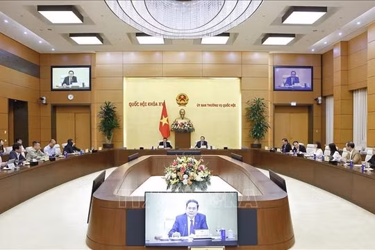 Chủ tịch Quốc hội yêu cầu Diễn đàn xây dựng pháp luật phải đi vào thực chất, tránh hình thức