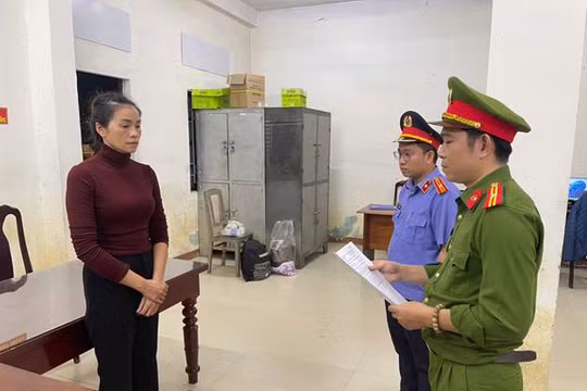 Cháu ruột 'thổi bay' 19 chỉ vàng của cô bằng kịch bản đưa đi ăn sáng