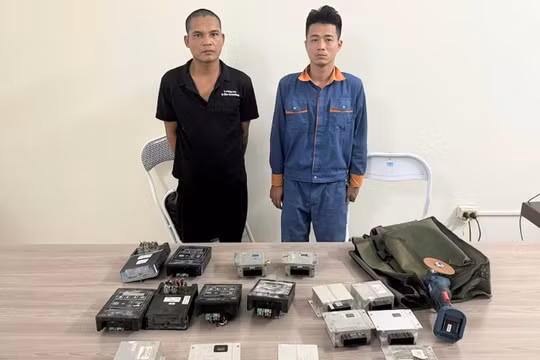 Tóm gọn 2 'đạo chích' xe nâng chuyên hành nghề trong KCN An Phát
