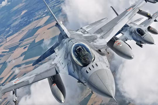 Ba Lan điều chiến đấu cơ đối phó với cuộc không kích của Nga vào Ukraine