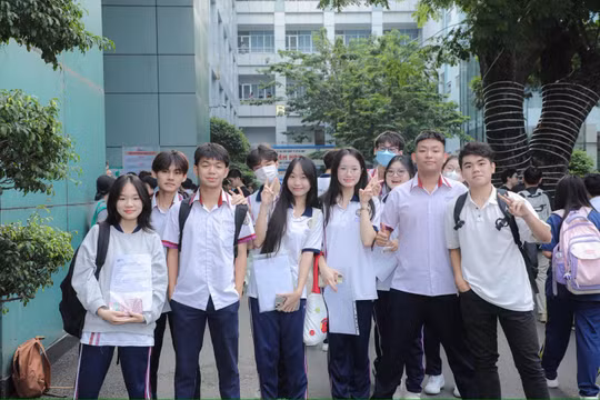 Loạn quy đổi điểm xét tuyển đại học: Cần một chuẩn chung toàn quốc