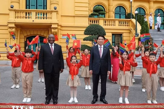 Chủ tịch nước Lương Cường chủ trì Lễ đón cấp Nhà nước Tổng thống Nam Phi