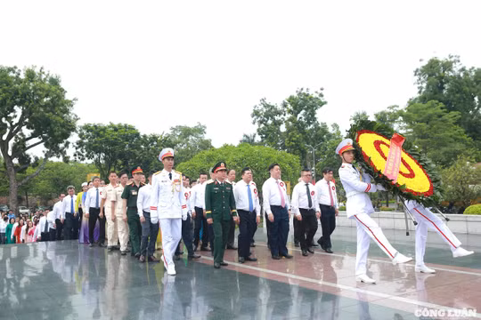 150 nhà báo tiêu biểu dâng hương, báo công tại các địa danh lịch sử
