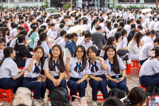Hàng loạt chính sách mới với giáo viên, học sinh có hiệu lực từ tháng 8