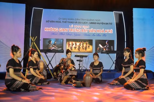 Nghệ thuật hát Ta lêu và hát Ca chôi của người Hrê là di sản quốc gia