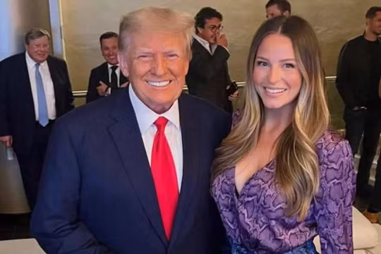 Chân dung nữ trợ lý tài năng và xinh đẹp Margo Martin của ông Trump