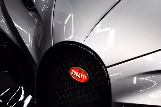 ‏ Lốp Bugatti có gì mà đắt như vàng?‏